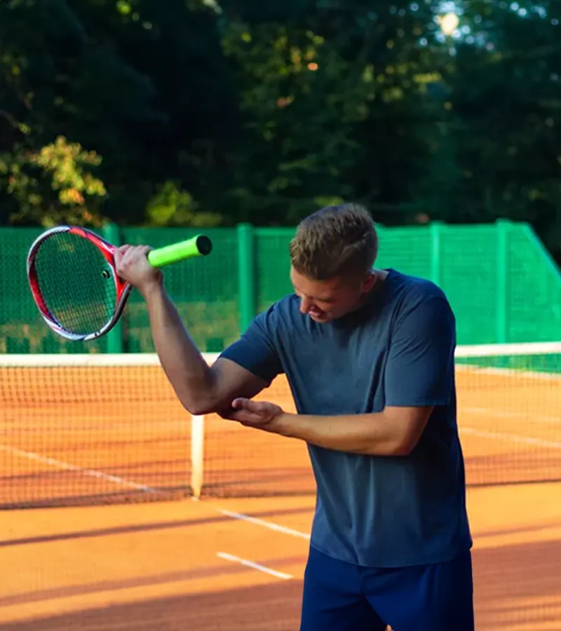 man tennis elbow problem